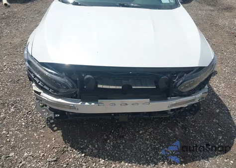 2022 Honda Accord Hybrid Sport из США, поврежденный, VIN 1HGCV3F27NA043035